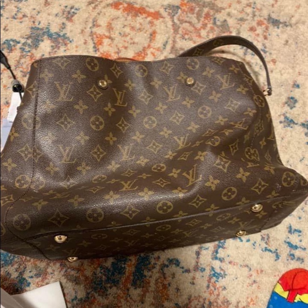 Louis Vuitton Montaigne GM.
